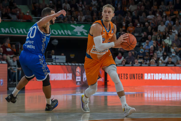 了球队的防 了球队的防