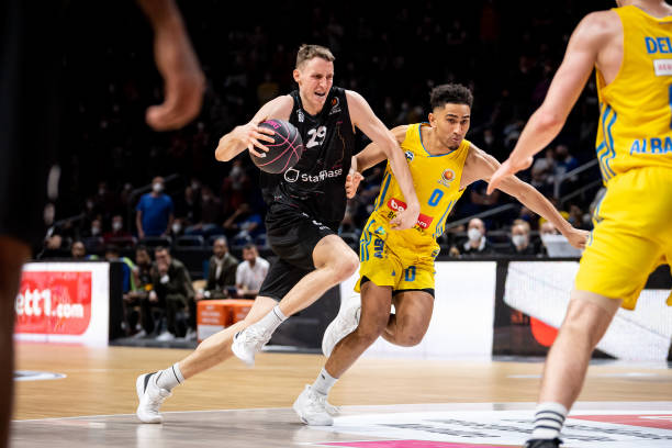 越表现也为 越表现也为